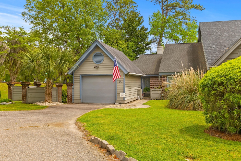 Front Garage 8A Duffers Ct.