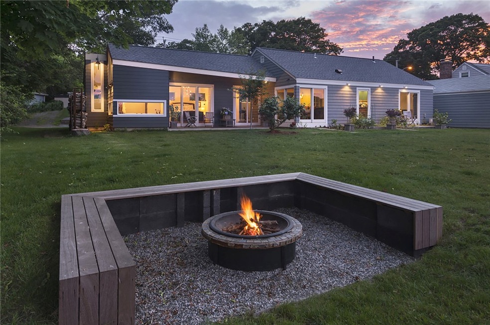 18 Riverside Dr, Riverside, RI 02915 - photo 1