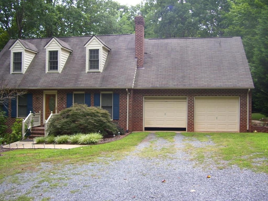 611 Horse Mountain Dr, Asheboro, NC 27205 - photo 1