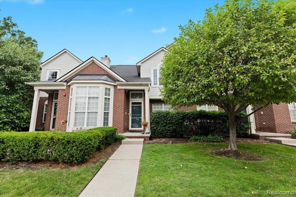 2201 Cameron Cir