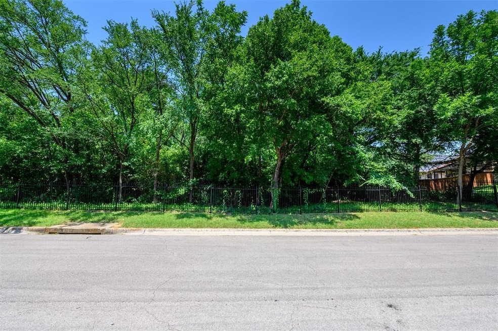 2309 Stonegate Cir, Denton, TX 76205 - photo 1