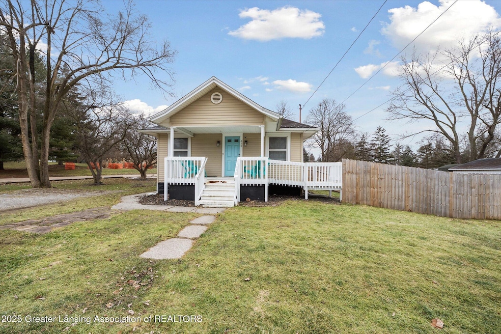 816 Orchard Glen Ave, Lansing, MI 48906 - photo 1