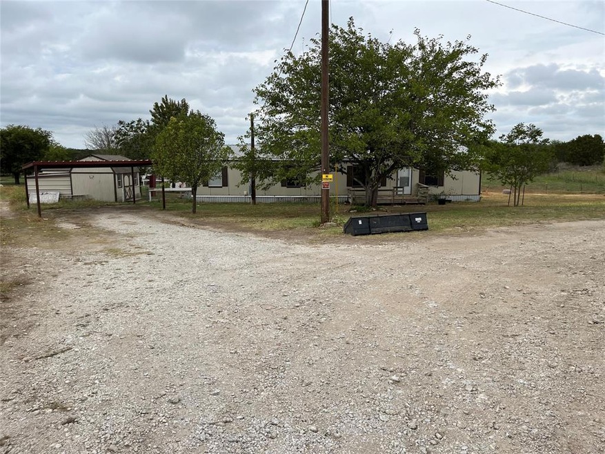 520 W Sunchase Dr, Granbury, TX 76049 - photo 1