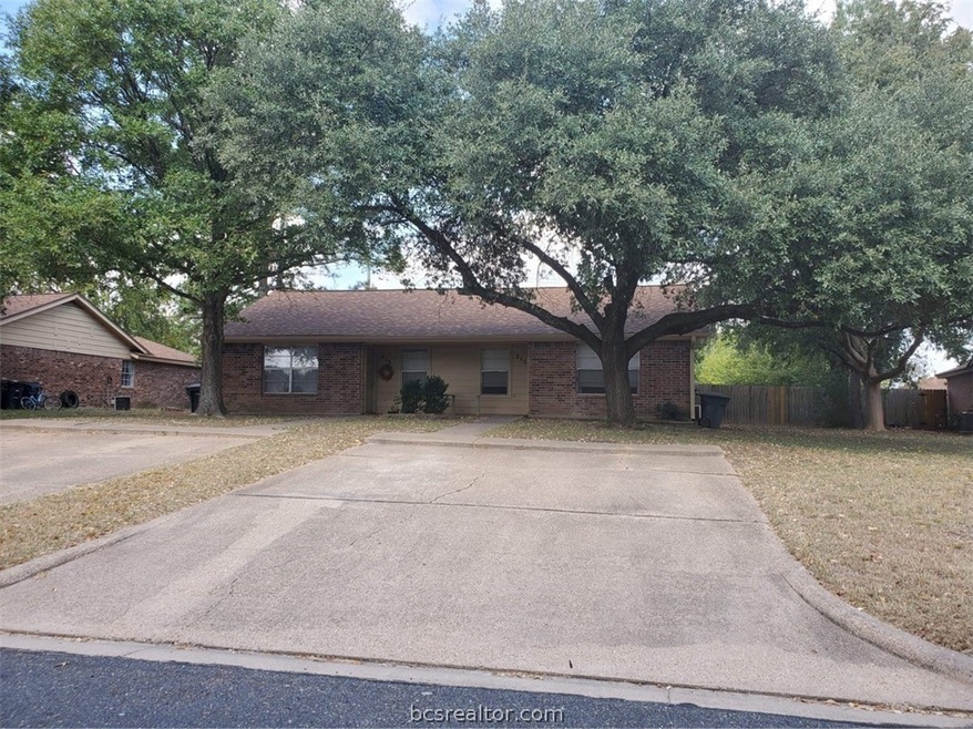 215 Harvard Ct, College Station, TX 77840 - photo 1