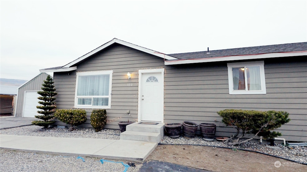 550 Newport Plaza, East Wenatchee, WA 98802 - photo 1