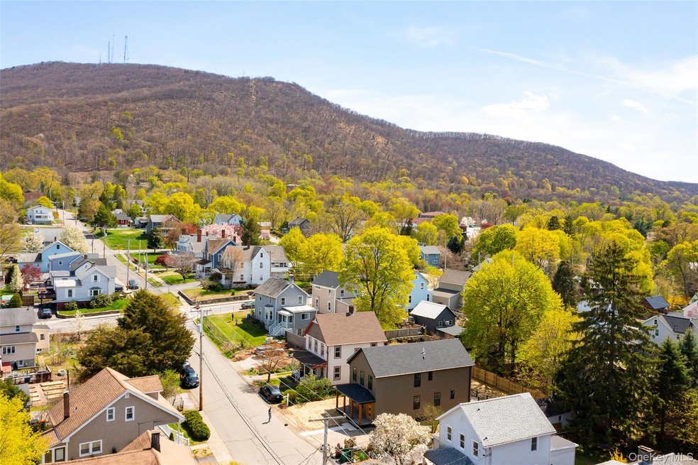 Sold $955,000 • Co-Listing Agent