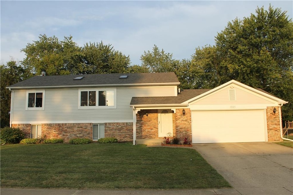 1025 Chad Ct, Plainfield, IN 46168 - photo 1