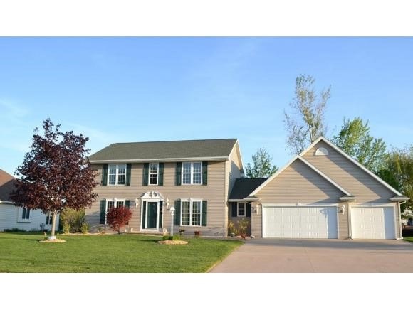 W6061 Zinnia Dr, Appleton, WI 54915 - photo 1