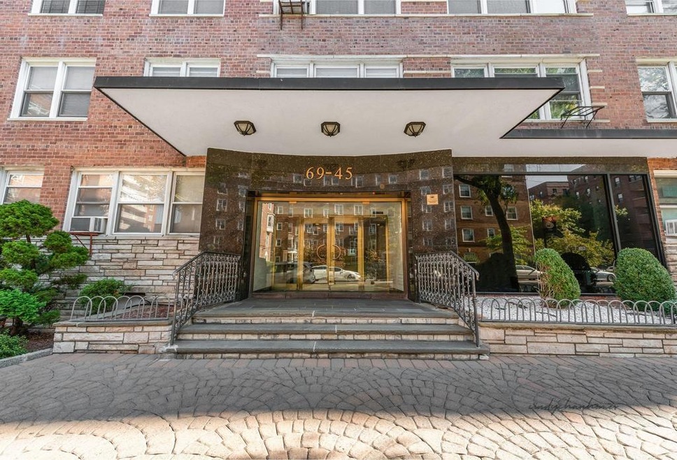Forest Royale Condominium unit 2J, Forest Hills, NY 11375 - photo 1