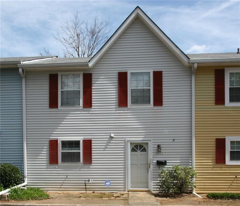 A+ location, best price condo in Smynra.