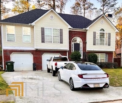 Front view of home