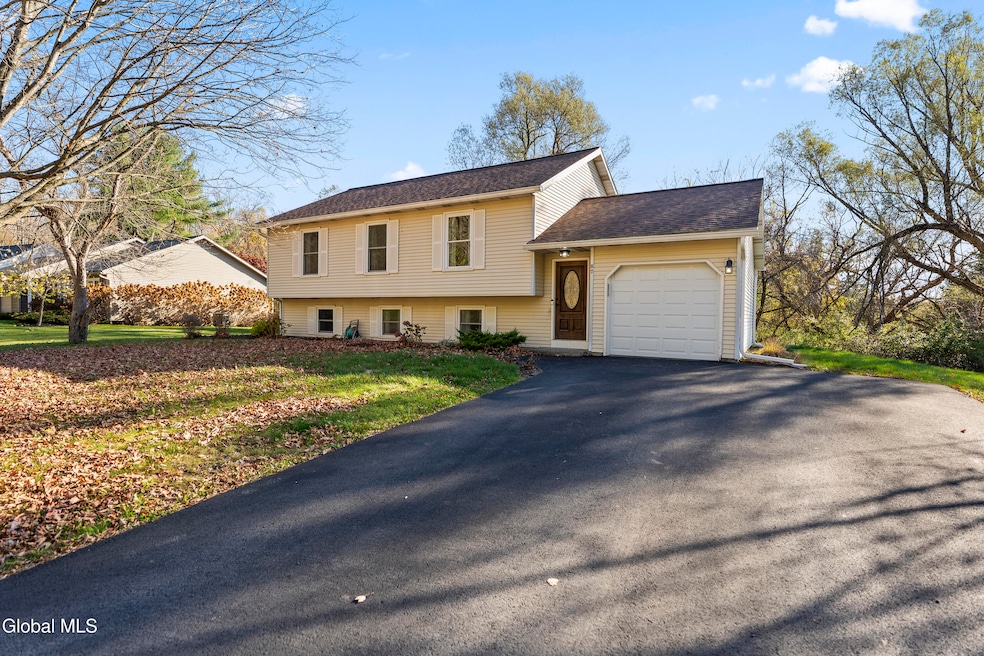 Pending $399,000 • Co-Listing Agent