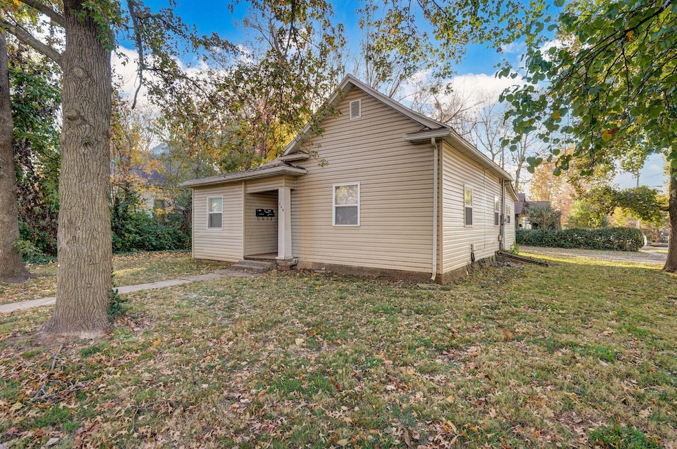 739 S Douglas Ave, Springfield, MO 65806 - photo 1