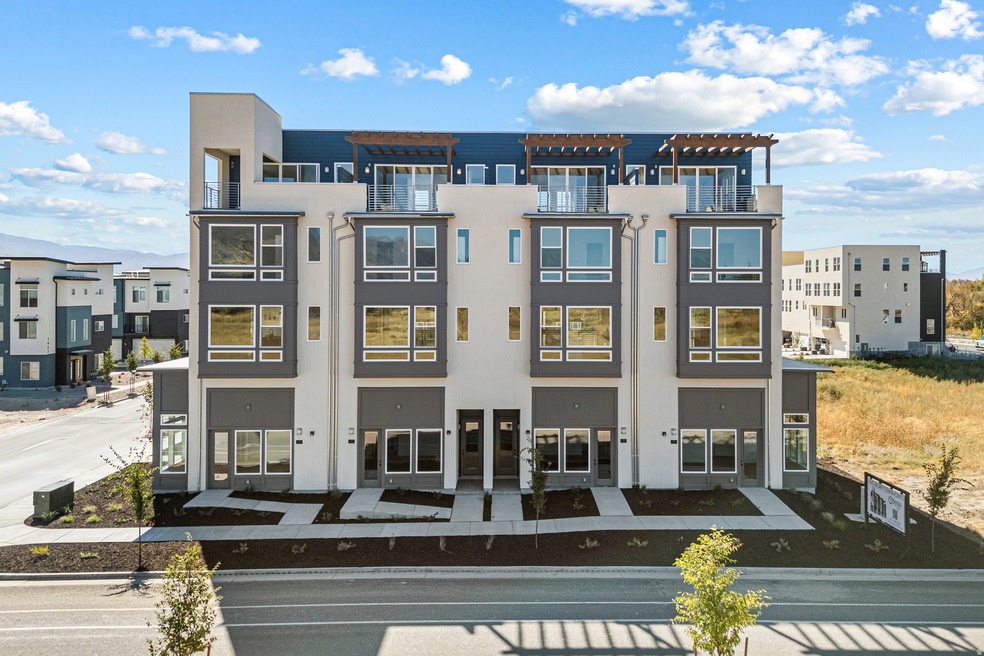 1485 W Burke Ln unit 102, Farmington, UT 84025 - photo 1