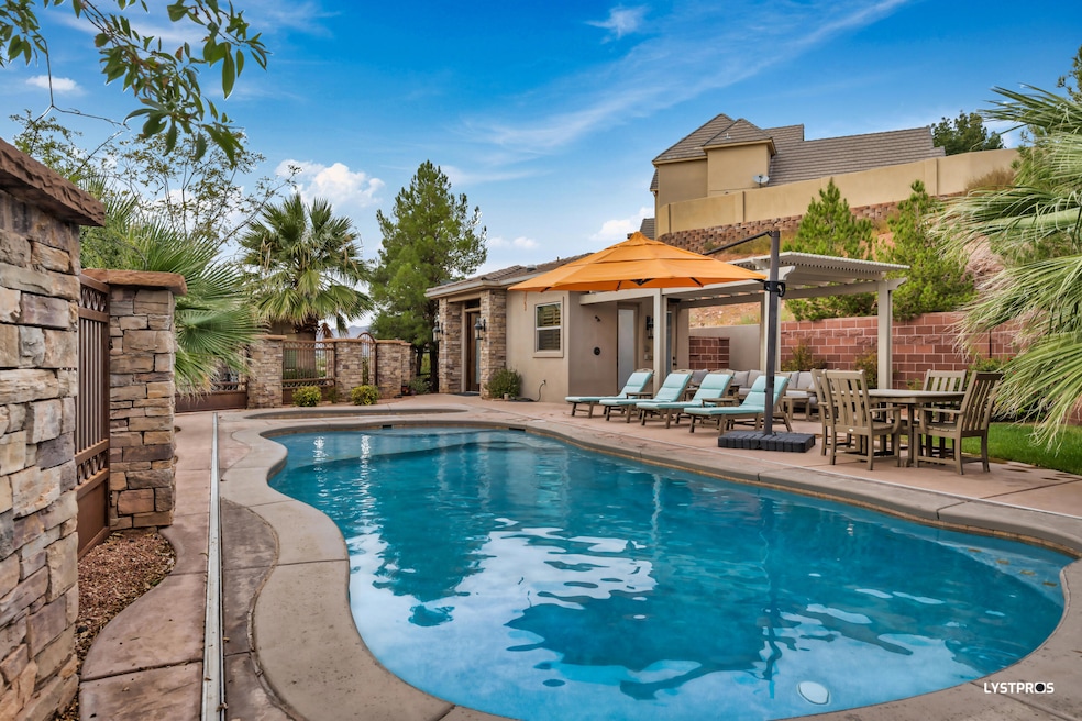 Private Pool & Hot Tub