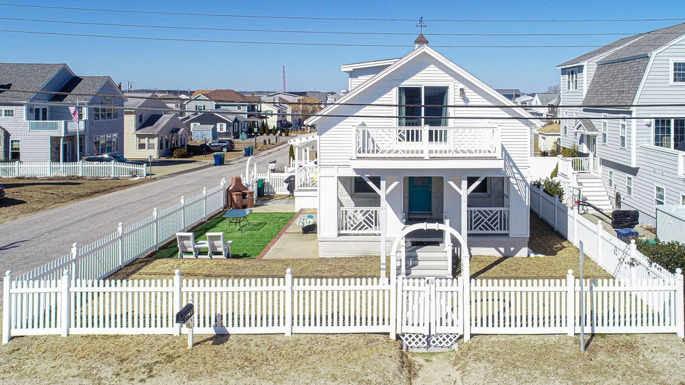 40 Ocean Dr, Seabrook, NH 03874 - photo 1