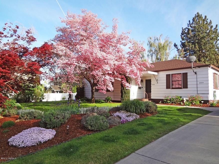 2004 Summitview Avenue, Yakima