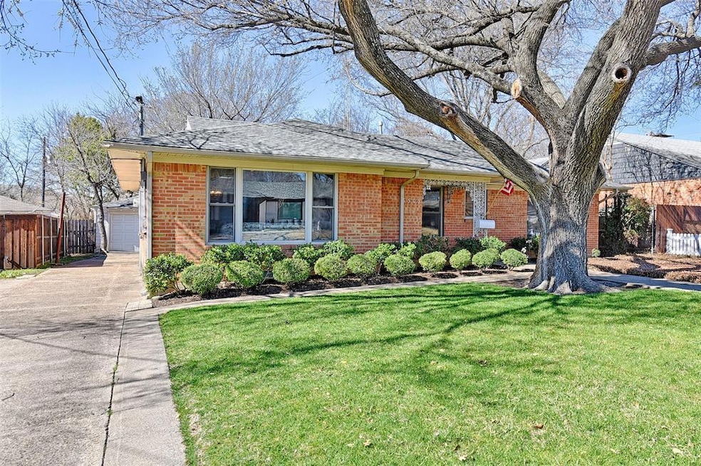 6509 Ridgemont Dr, Dallas, TX 75214 - photo 1