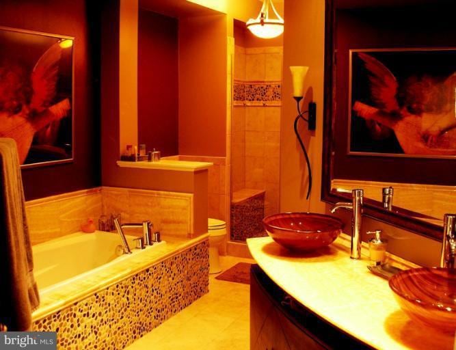 7021 Haycock Rd unit F, Falls Church, VA 22043 - photo 1