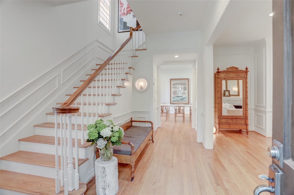 2703 Mid Ln unit 4, Houston, TX 77027 - photo 1