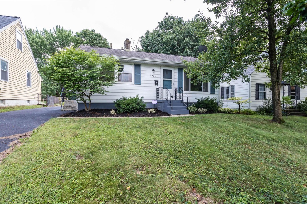 2839 Brownlee Ave-03