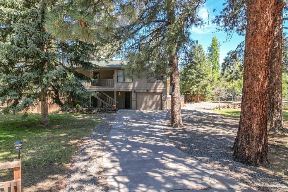 19772 Poplar St, Bend, OR 97702 - photo 1