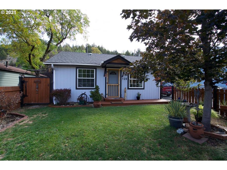 120 N Clark St, Canyon City, OR 97820 - photo 1