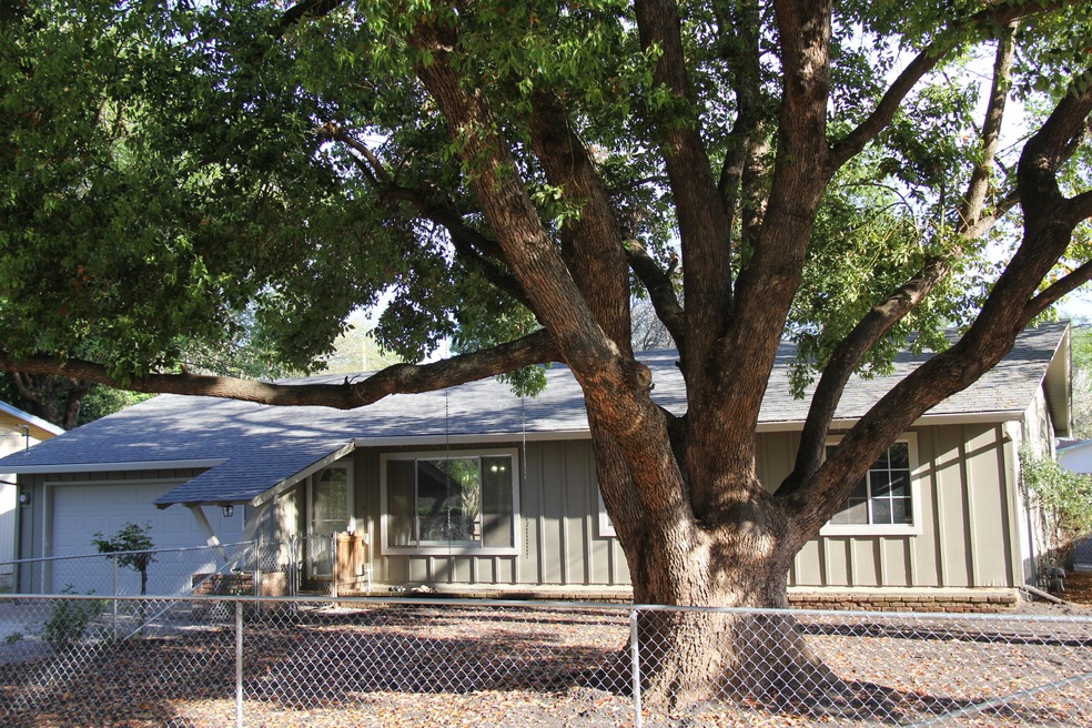 3271 NICOLET 030