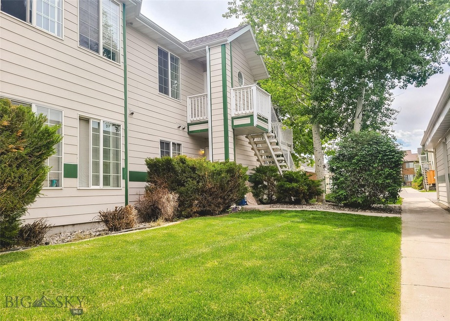 Front of Unit, Bottom Floor unit