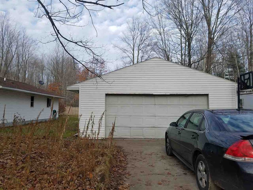 5569 N Antonio Rd, Au Gres, MI 48703 - photo 1