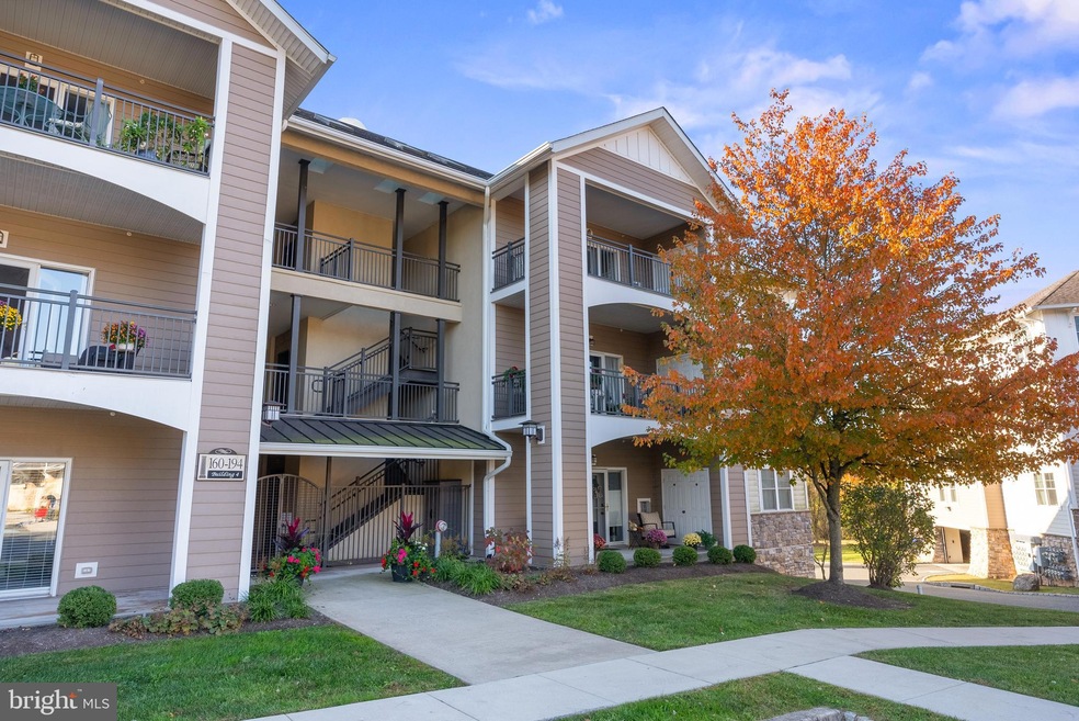 194 Bucktown Crossing unit 3F, Pottstown, PA 19465 - photo 1