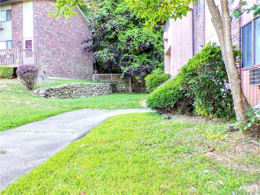 232 Oakville Ave unit C, Waterbury, CT 06708 - photo 1