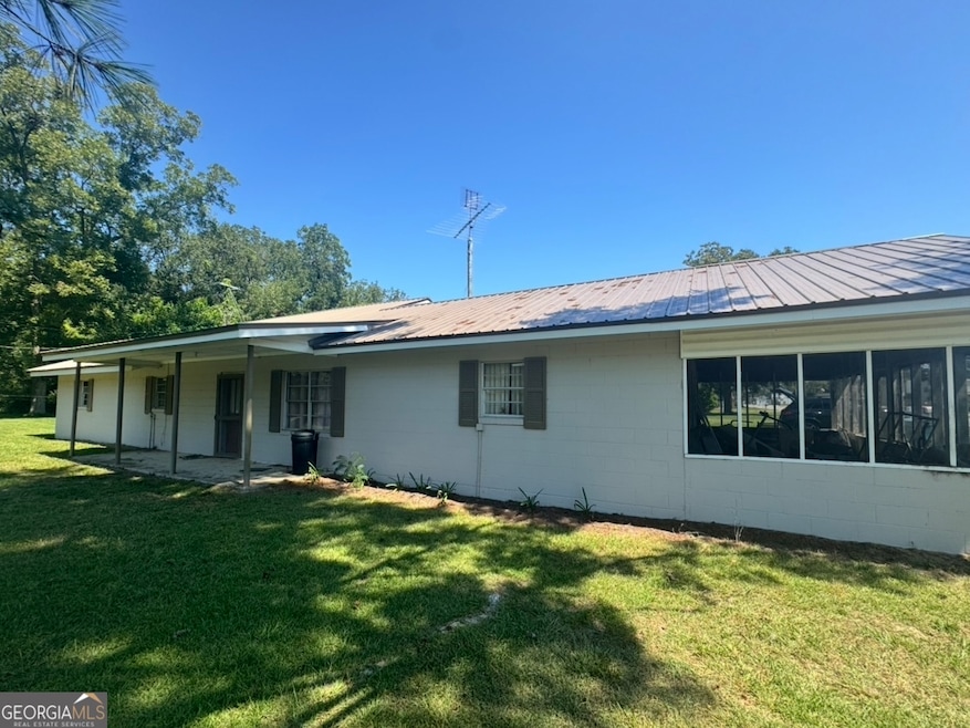 146 7th Ave W, Pitts, GA 31072 - photo 1