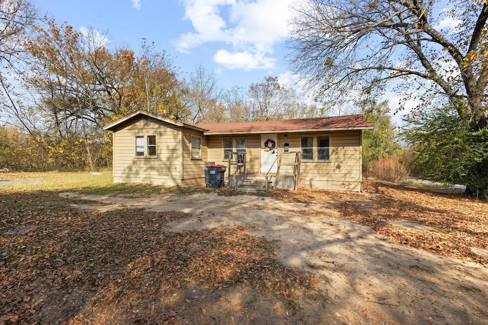 1106 Cooper St, Paris, TX 75460 - photo 1