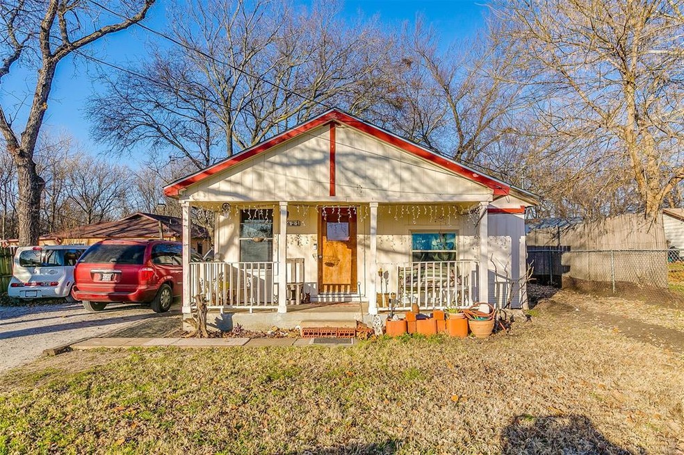 421 N Elm St, Weatherford, TX 76086 - photo 1