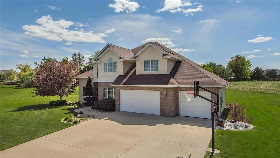 3026 Concord Cir, Cedar Falls, IA 50613 - photo 1