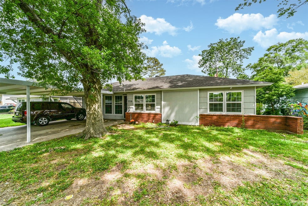 7719 Hereford St, Houston, TX 77087 - photo 1