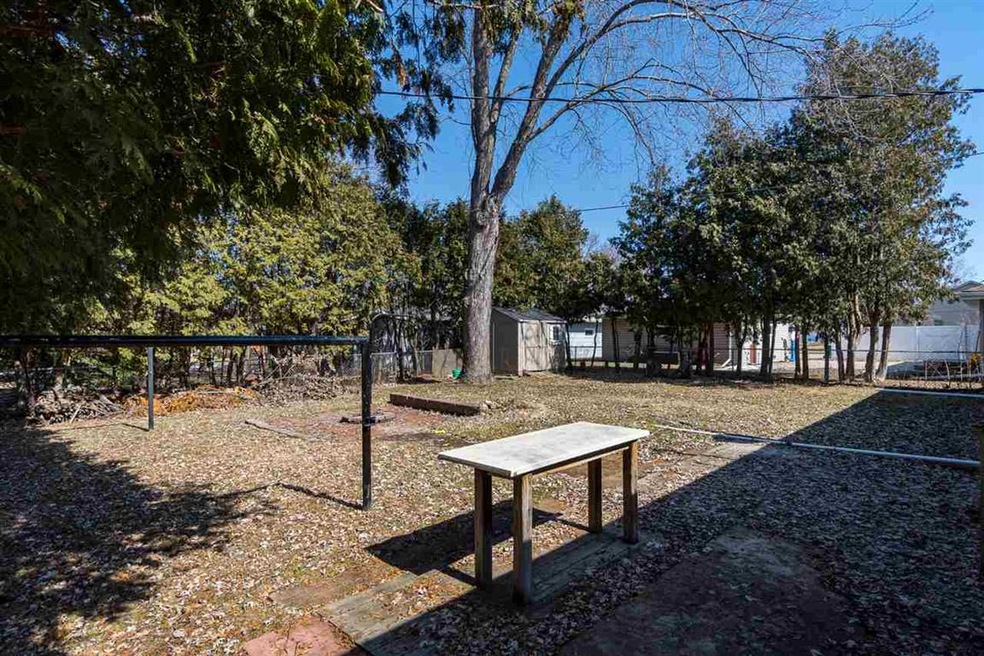 318 Wallace St, Combined Locks, WI 54113 - photo 1