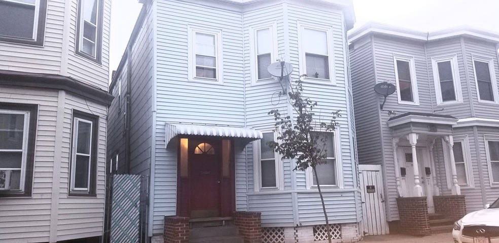 854 Saratoga St, Boston, MA 02128 - photo 1