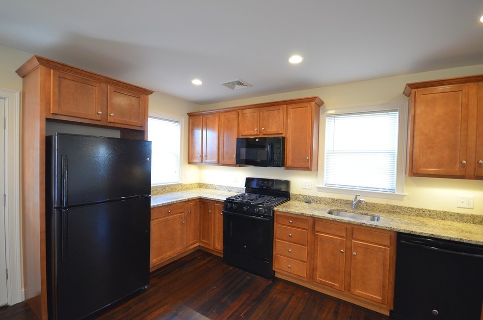 840 Fellsway unit 840, Medford, MA 02155 - photo 1