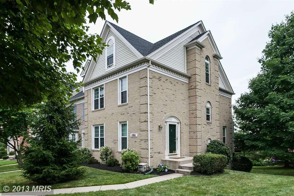 11901 Thurloe Dr, Lutherville Timonium, MD 21093 - photo 1