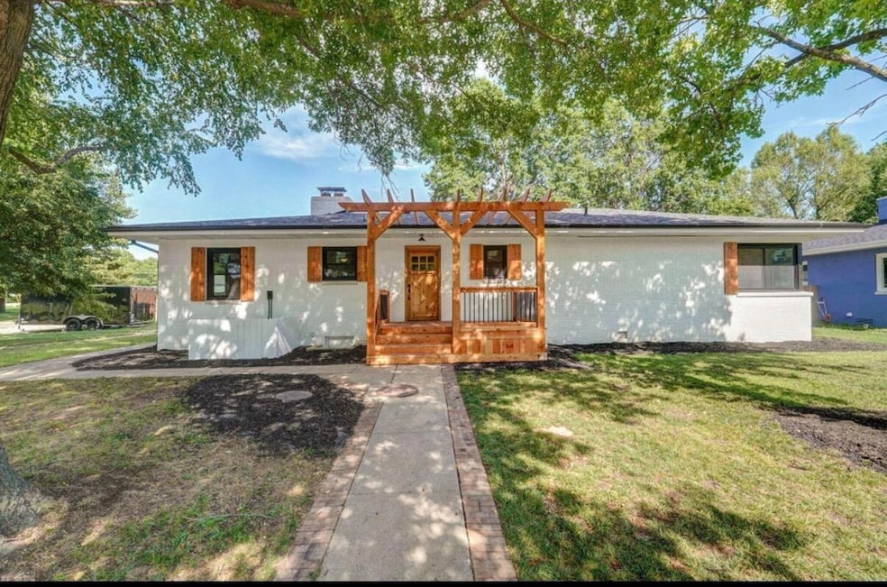 626 N Main St, Mount Vernon, MO 65712 - photo 1