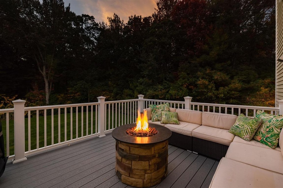 37 Chisholm Farm Dr, Stratham, NH 03885 - photo 1