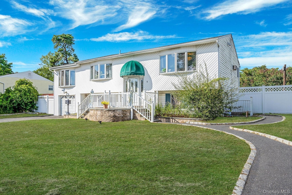 1 Winthrop St, Islip, NY 11751 - photo 1