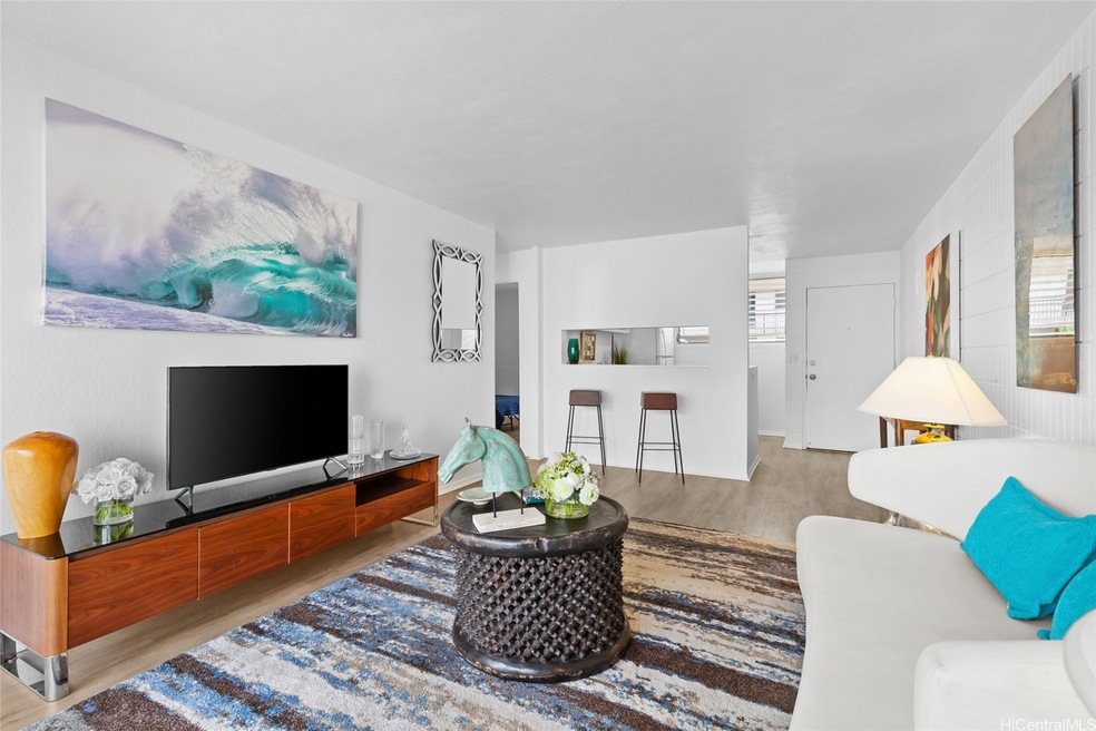 Elegant living room with new vynl flooring and fre