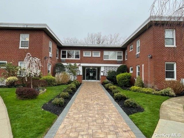 1 Rosalind Place unit 1, Lawrence, NY 11559 - photo 1