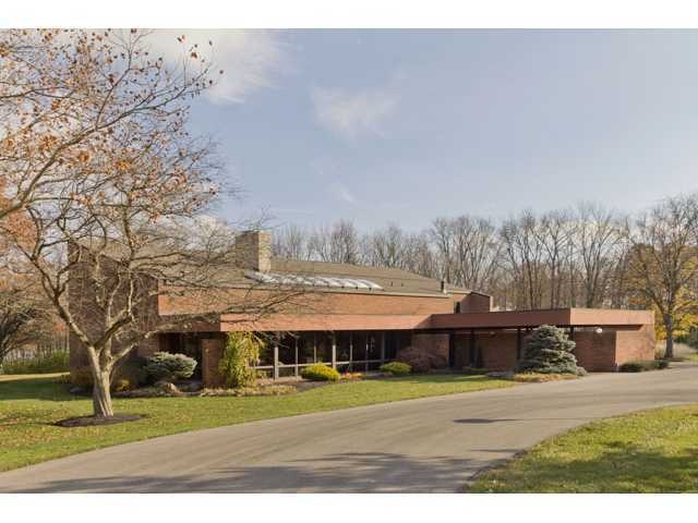 5800 Griffiths Ln, Powell, OH 43065 - photo 1