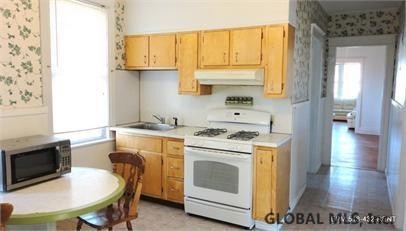 644 Myrtle Ave unit . 2, Albany, NY 12208 - photo 1