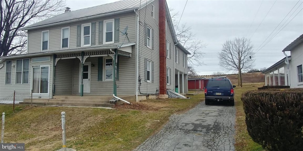 1297 Windsor Castle Rd, Hamburg, PA 19526 - photo 1