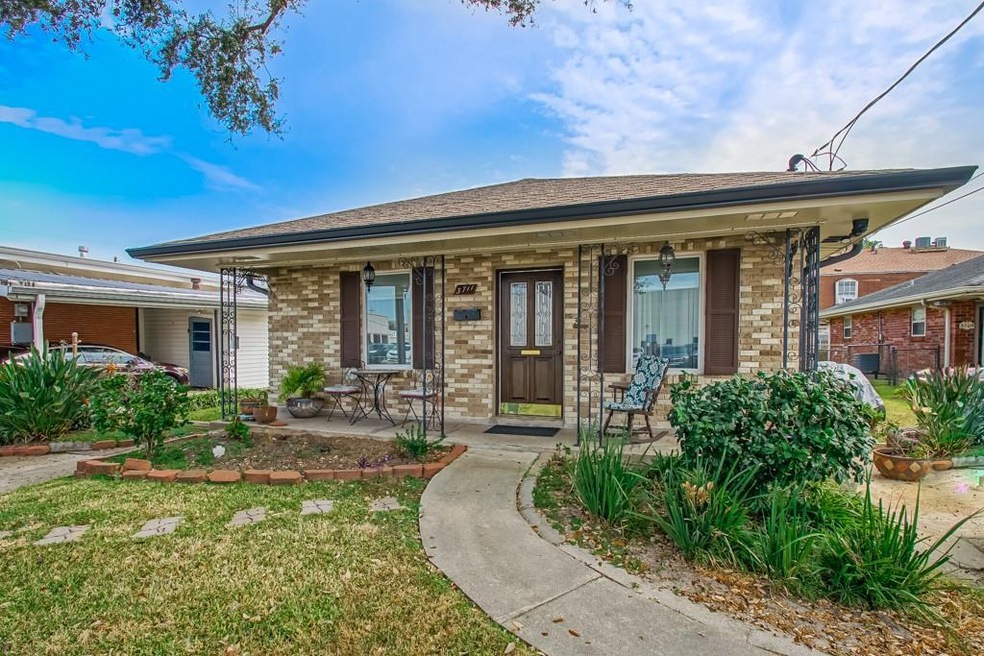 3711 Ridgelake Dr, Metairie, LA 70002 For Sale